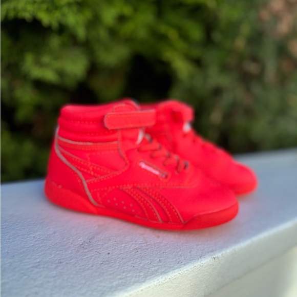 Reebok Classic Freestyle Kids Bright Redish / pink Hi-tops size 8 toddler - Picture 2 of 8